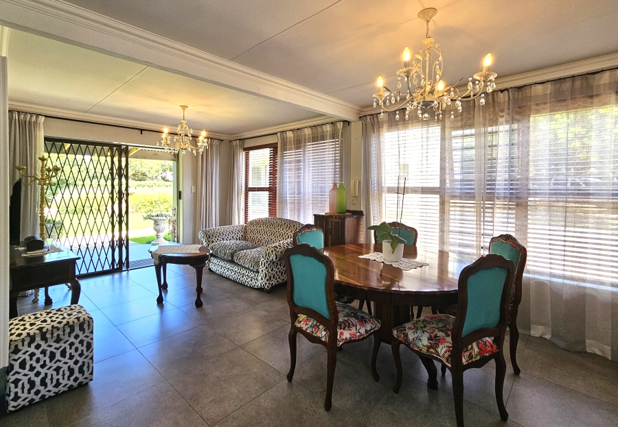 9 Bedroom Property for Sale in Wavecrest Eastern Cape
